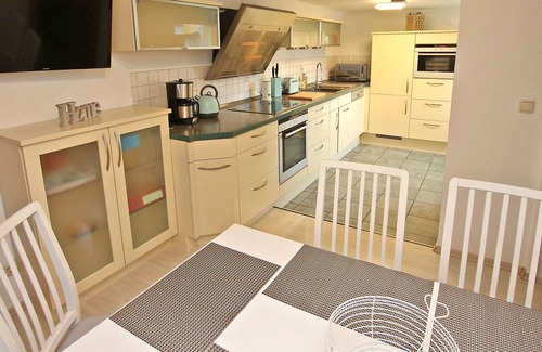 Burg Stargard Apartamento | Vrbo Property