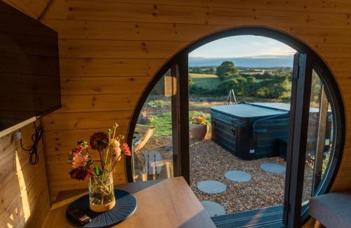 Mabe Otro | Stargaze at OLJU Lodges