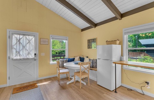 Newland Chalet De Esquí | *Stargazer Chalet * No Cleaning Fee * Fishing ON SITE*