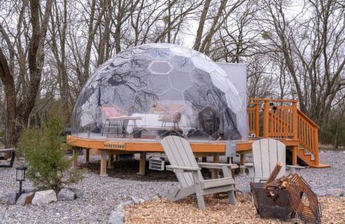 Gober Otro | Stargazing domes on a farm