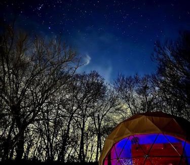 Gober Otro | Stargazing domes on a farm