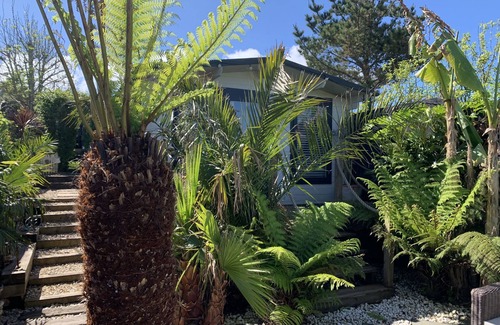 Hayle Cabaña | Stargazy - a cottage that sleeps 8 guests in 4 bedrooms