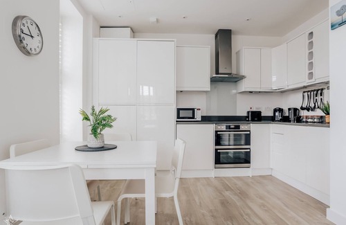 Guildford Apartamento | StarHost Residences | Large Modern 2 Bedroom Apartment in Guildford