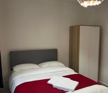 St. Dunstan's Casa | Starlet Stepney
