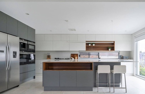 Bexley Villa | Starlight A Slice of the Hollywood Hills in Bexley