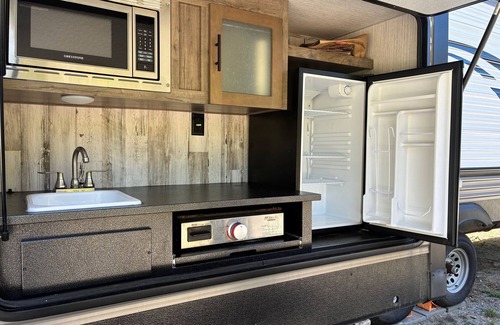 Corea Apartamento | Starlight Beach Experience 31' RV Travel Trailer on private beach and firepit