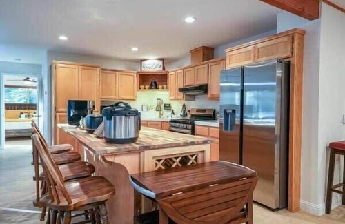 Sugar Pine Cabina | Starlight Cabin, Hot Tub, Game Room