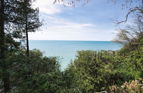 Bluewater Cabaña | Starlight Lakefront Cottage