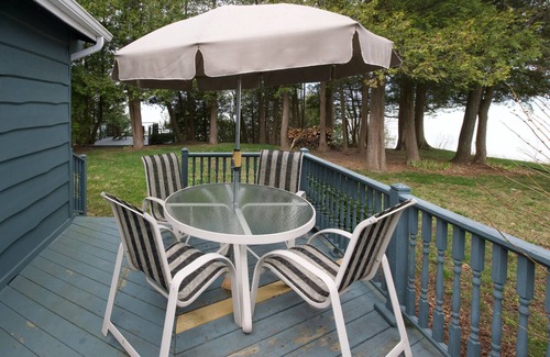 Bluewater Cabaña | Starlight Lakefront Cottage