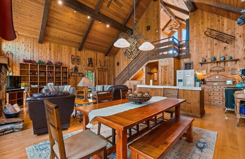 Columbine Lake Casa | Starlink Internet, EV Charger, Pet Friendly, Cozy!