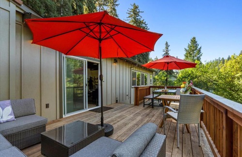 Forest Hills Casa | Starry Nights - River Wineries Huge Fenced Yard
