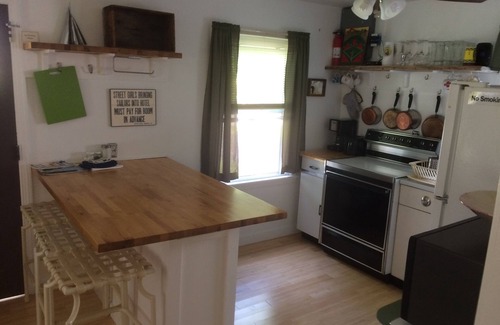 Geneva-on-the-Lake Cabaña | Starshine Cottage -Ginebra en el Lake- recientemente renovado y listo para Alquilar