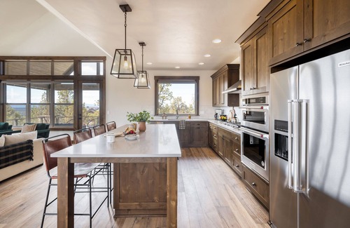 Powell Butte Casa | Starview at Brasada Ranch Resort by AvantStay |HotTub & Close To Golf!