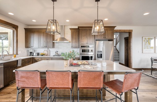 Powell Butte Casa | Starview at Brasada Ranch Resort by AvantStay |HotTub & Close To Golf!