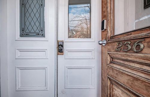 Parkside Apartamento | State of Charm - Historic West End Haven