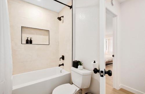 El Cajon Apartamento | State of the Art Serenity - Shared Pool, Pets OK