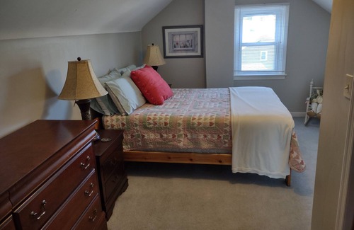 Bethlehem Casa | Stately, Cozy, Clean 4 Bedroom Cape Cod