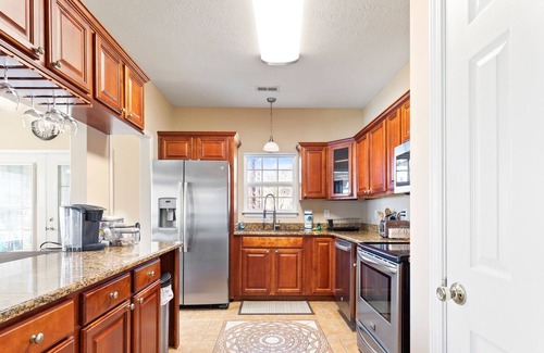 Socastee Casa | Stately home close to the beach & activities with private fishing dock & W/D
