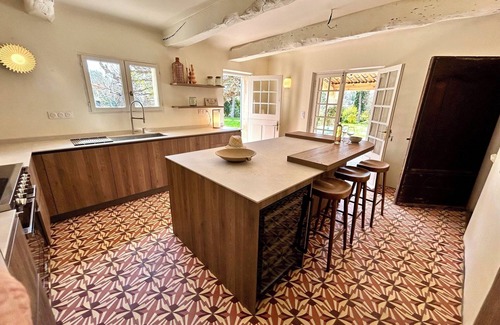 Callas Casa | Stately property with 3 tennis & sport courts and a large pool, village 5' walk