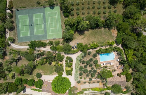 Callas Casa | Stately property with 3 tennis & sport courts and a large pool, village 5' walk