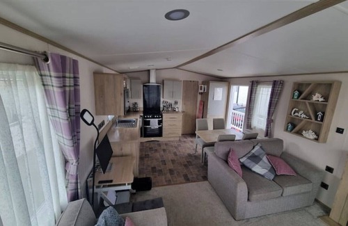 Felixstowe Casa | Static Caravan next to the Beach & Nature Reserve