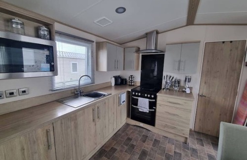 Felixstowe Casa | Static Caravan next to the Beach & Nature Reserve