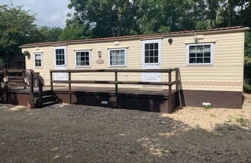 Cuddesdon Casa | Static Mobile home set in our 20 acres of farmland