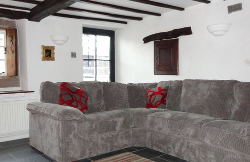 Hognaston Cabaña | Station Cottage, una impresionante cabaña con una gran cantidad de carácter y encanto