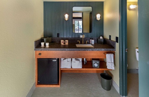 Lakeside Park Hotel | Station House Inn - Near Heavenly Gondola