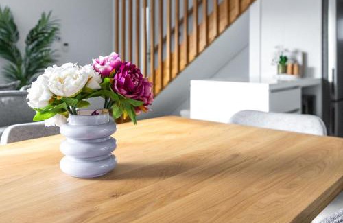 Wollongong CBD Casa | Station & Surf 3BR Wollongong Townhouse