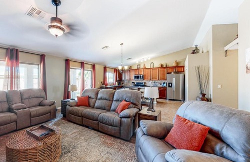 Surprise Farms Casa | Statler Getaway