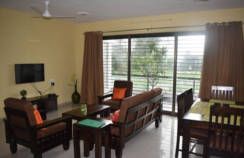 Nashik Apartamento | Status Homeaway Service Apartments - Three-Bedroom Apartment 2