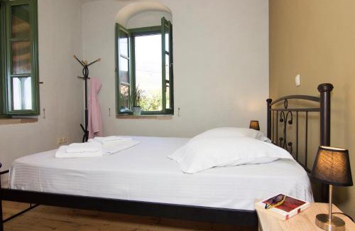 Lefktron Apartamento | Stavroulas Stone House in Rigklia, Messinia
