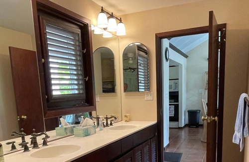 Estate River Casa | Stay 7 nights - get 1 night free!! GORGEOUS VILLA, GATED COMMUNITY!