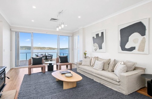 Point Clare Casa | *Free Night Stay* Waterfront/pool/ fireplace