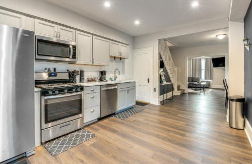 Stroudsburg Casa | Stay and Play in Dtwn Stroudsburg Updated Townhouse