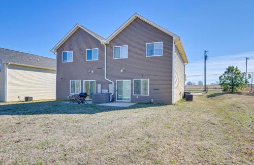 Harrisburg Casa | Stay and Play Spacious Concord Townhome Near Uptown