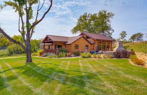 Excelsior Springs Casa | Stay and Sip Group Ranch at Shamrock Hills Vineyard