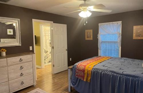 Sumter Apartamento | Stay at Emma Jean Retreat in Sumter!