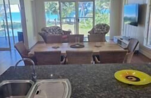 Mission Beach Casa | Stay at ‘Fleur De Mayo’
