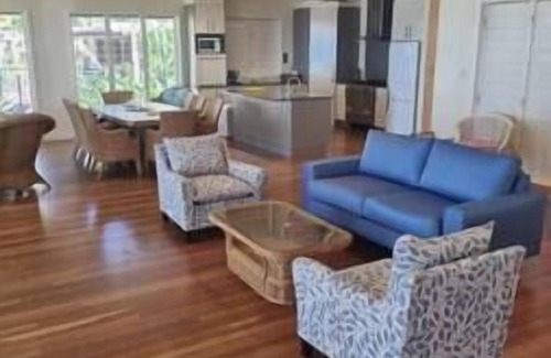 Mission Beach Casa | Stay at ‘Fleur De Mayo’
