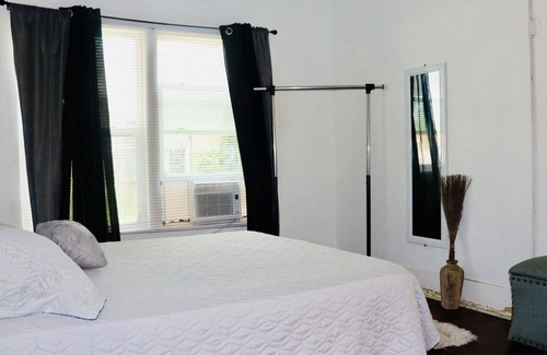 Kingsville Casa | Stay at Kingsville’s historic district