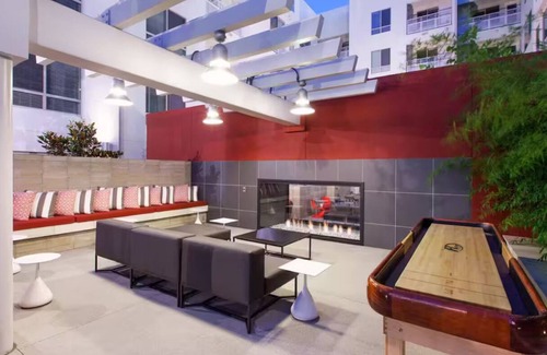Chinatown Apartamento | Stay at Massive studio apartment right in the heart of the City of Angels