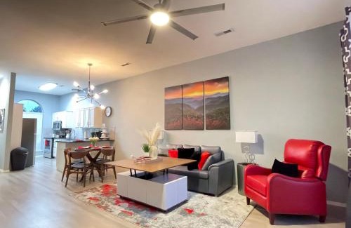 Bentonville - Fayetteville Apartamento | Stay at Steuben Hot Tub Remodeled Home