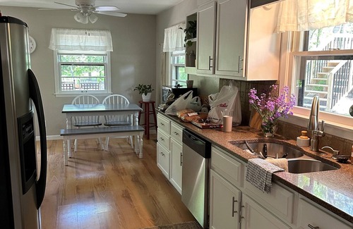 Yankton Casa | Stay at the Lakehouse! Spacious 5-bedroom home in charming Yankton.