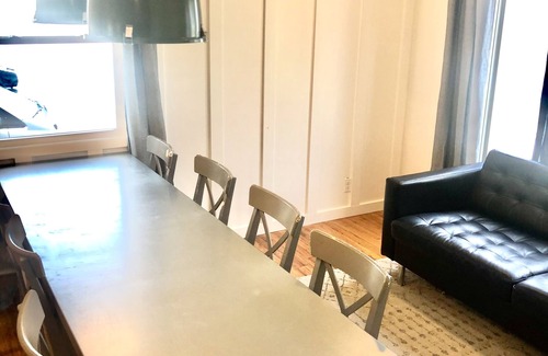 Lincoln Casa | Stay at the Lazy Llama House with Self Check-In