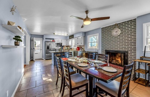 Greensboro Apartamento | Stay Awhile Charming Greensboro House Close to Must-See Places