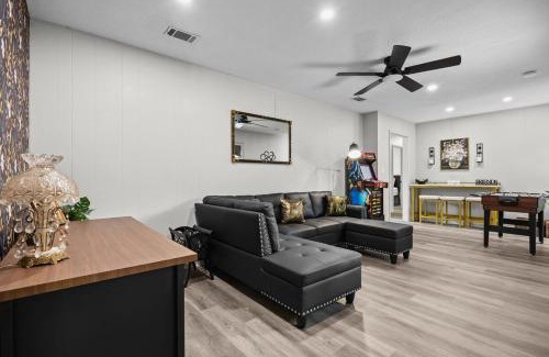 Gainesville Casa | Stay Classy in a Spacious Home with an Elegant Touch
