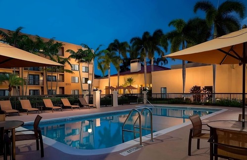 Boca Raton Apartamento | Stay Close to Boca Raton Beach! Pet-friendly Accommodation, Free Parking, Pool!
