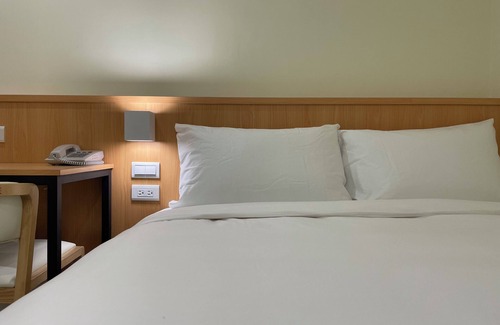 West Central District Casa | Stay Easy Inn